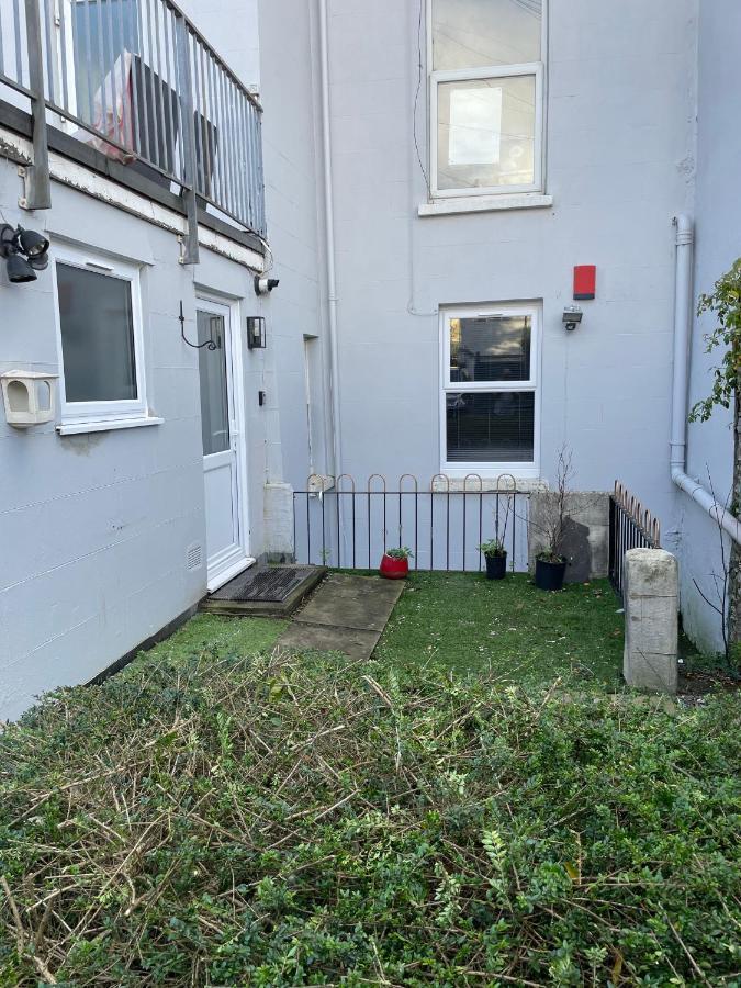 Apartamento Large 1 Bedroom Flat With Private Parking *